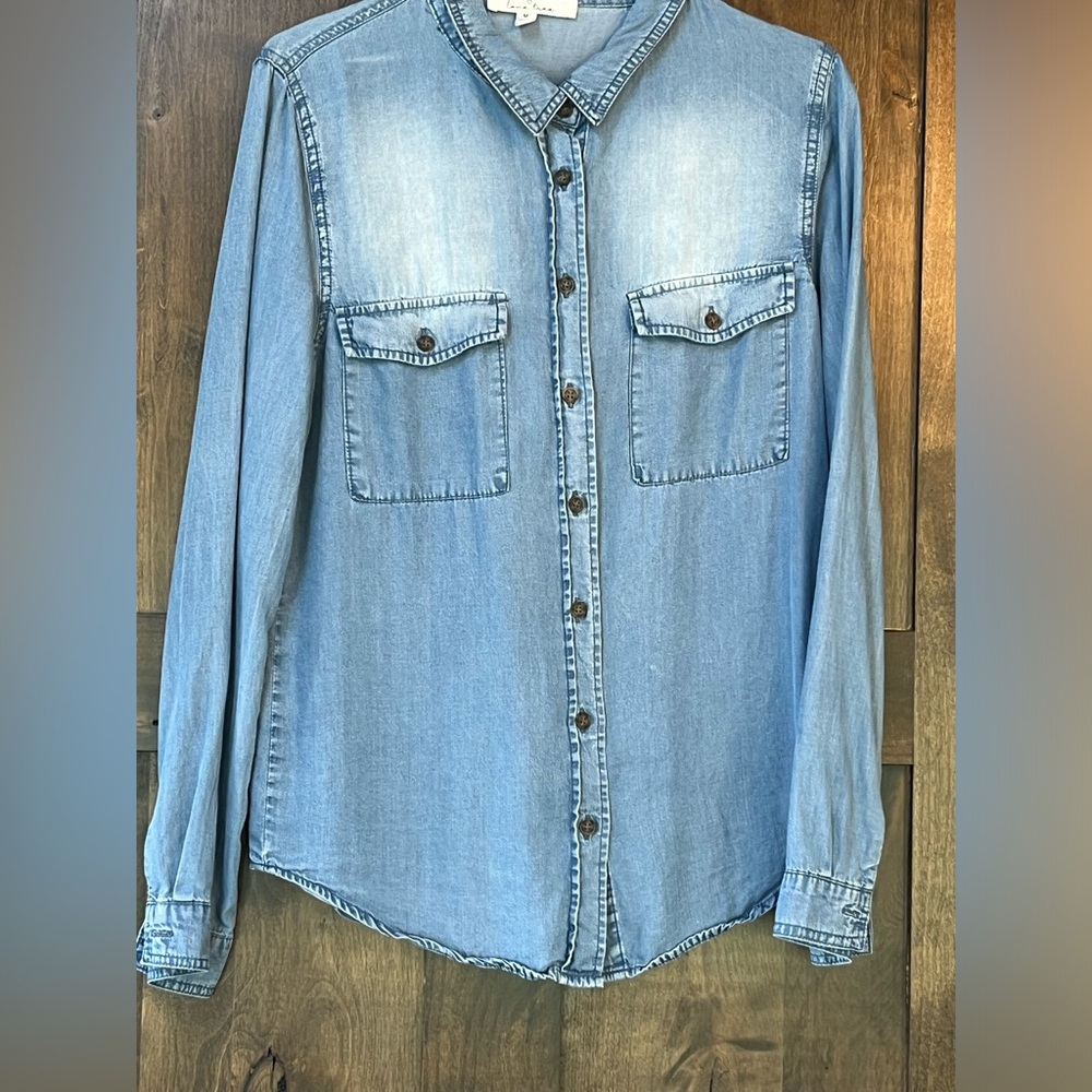 Love Tree tencel denim long sleeve. Medium